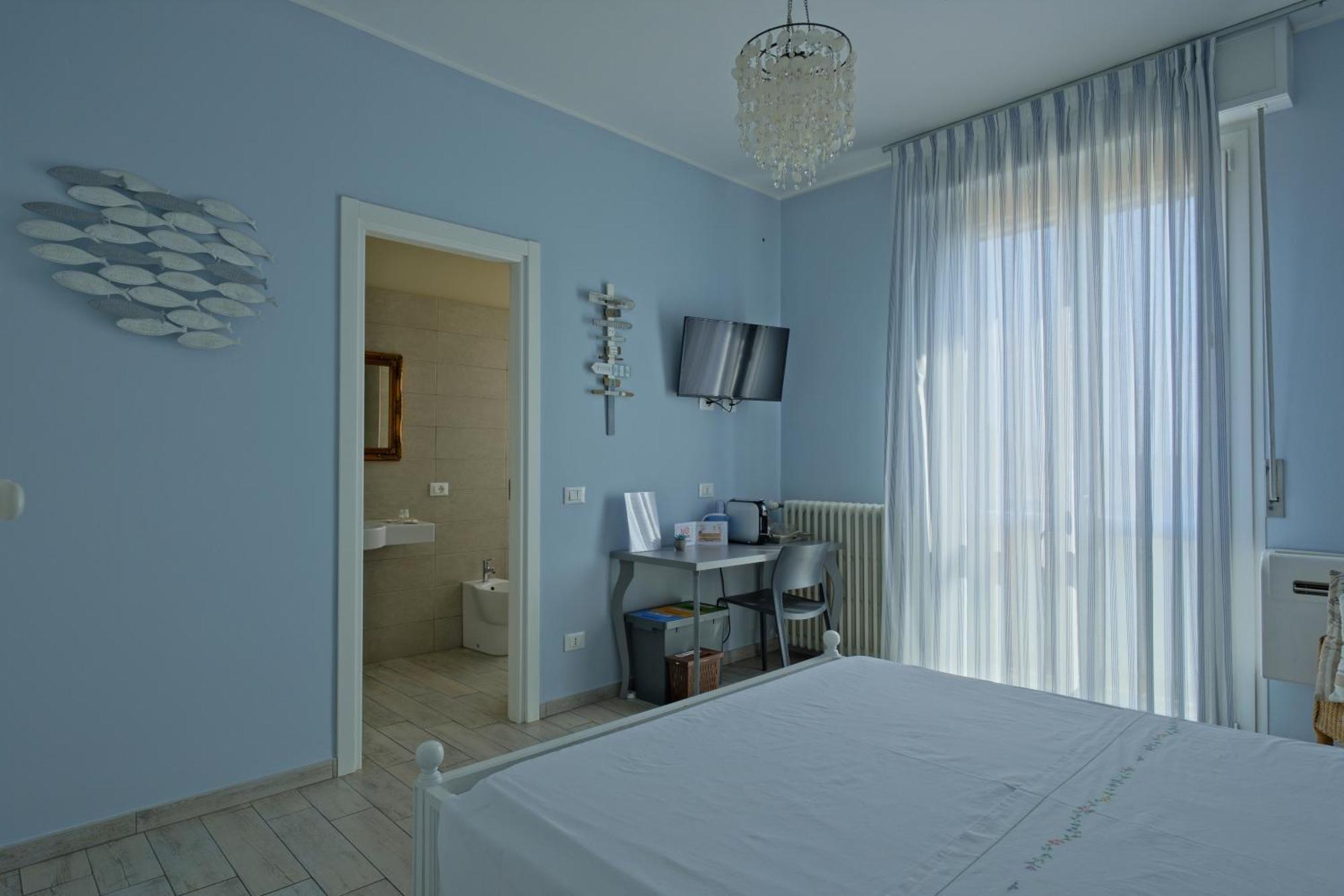 Alla Scaletta - Stanze Con Bagno Privato E Wifi A Pochi Passi Dal Duomo Mirandola Ngoại thất bức ảnh